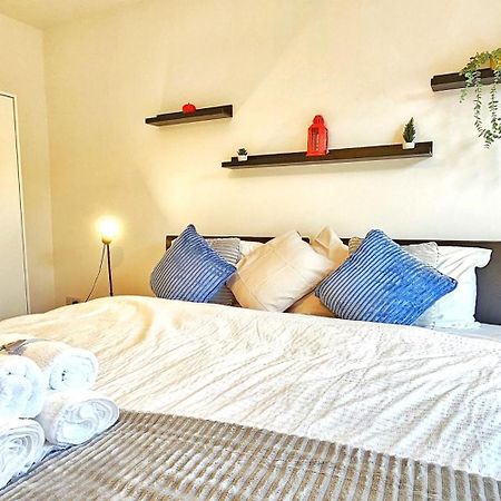 ロンドン Stratford City - Luxe House With Gardenヴィラ エクステリア 写真