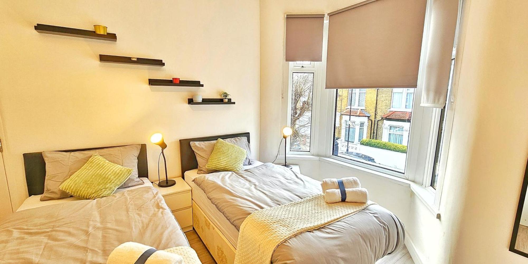ロンドン Stratford City - Luxe House With Gardenヴィラ エクステリア 写真
